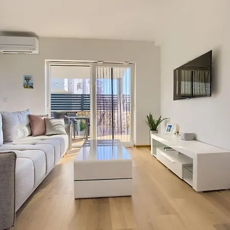 Sunrise Fuer 6 Personen In Pula-stinjan Apartment