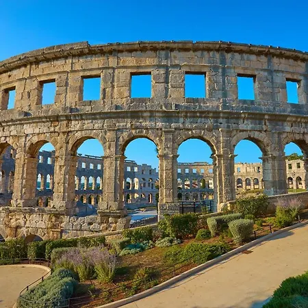 Sunrise Fuer 6 Personen In Pula-stinjan Apartamento Pula